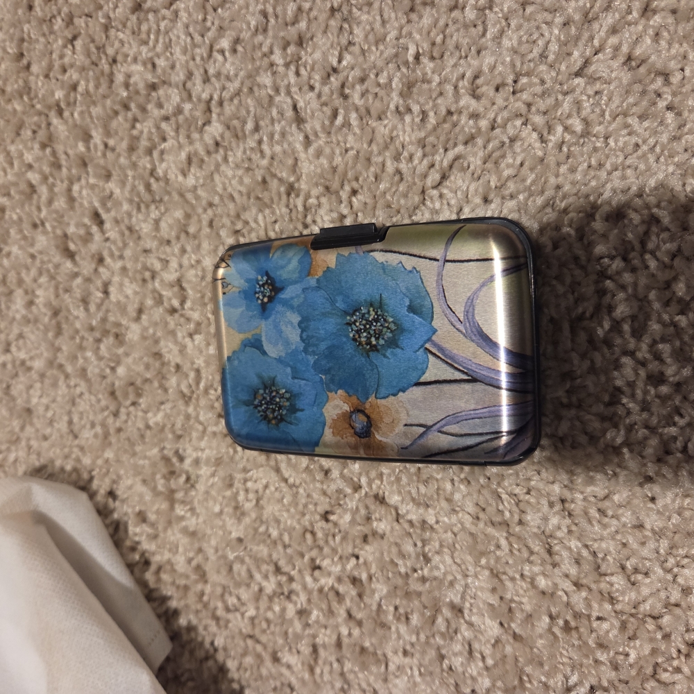 Floral Card Holder with Blue Flowers